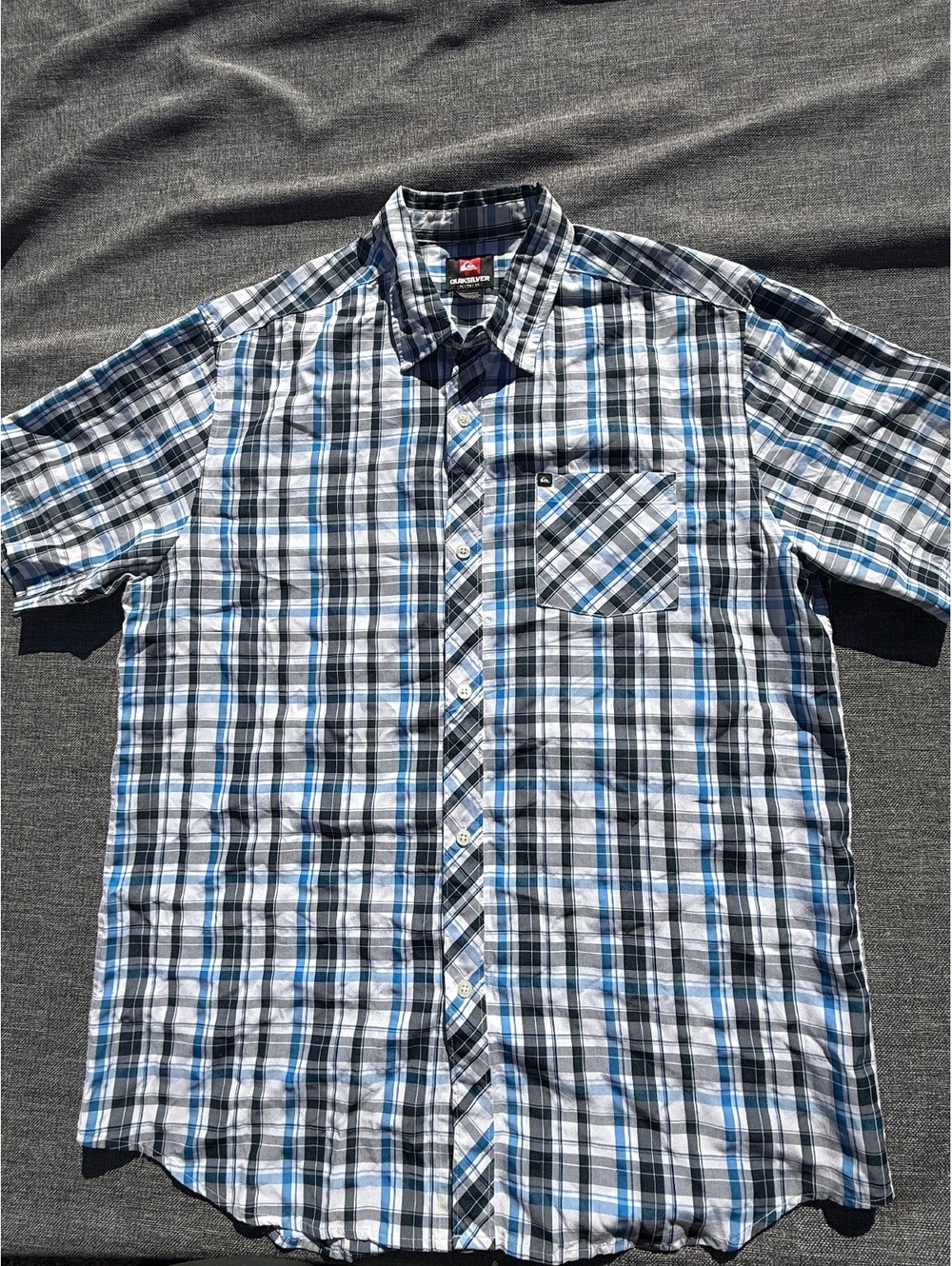 Quiksilver Men's XL Plaid Short Sleeve Button-Up Shirt